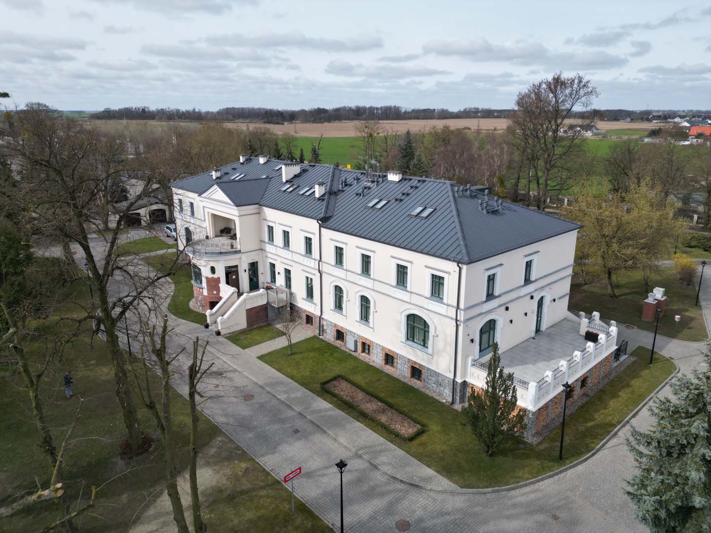 Dwór Skrzynki z lotu ptaka